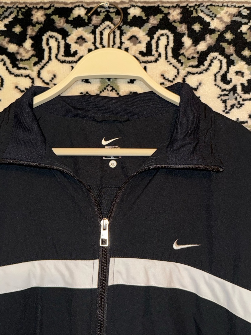 Nike jacket - Picture 3 of 4